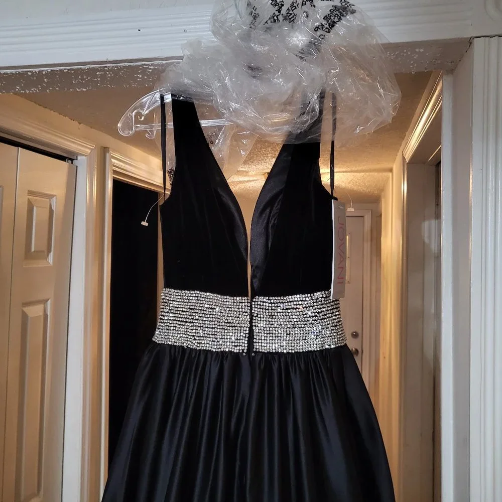 Jovani Satin Velvet Satin Gown Size 00 - Picture 7 of 10